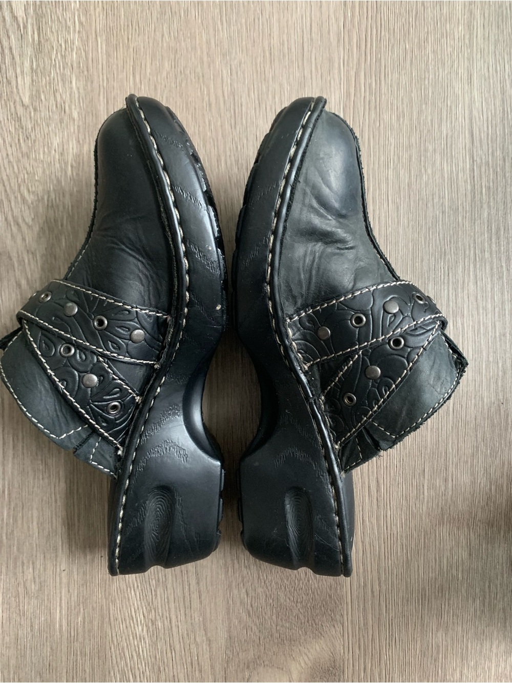 b.o.c. Black Leather Slip-On Karley Clogs